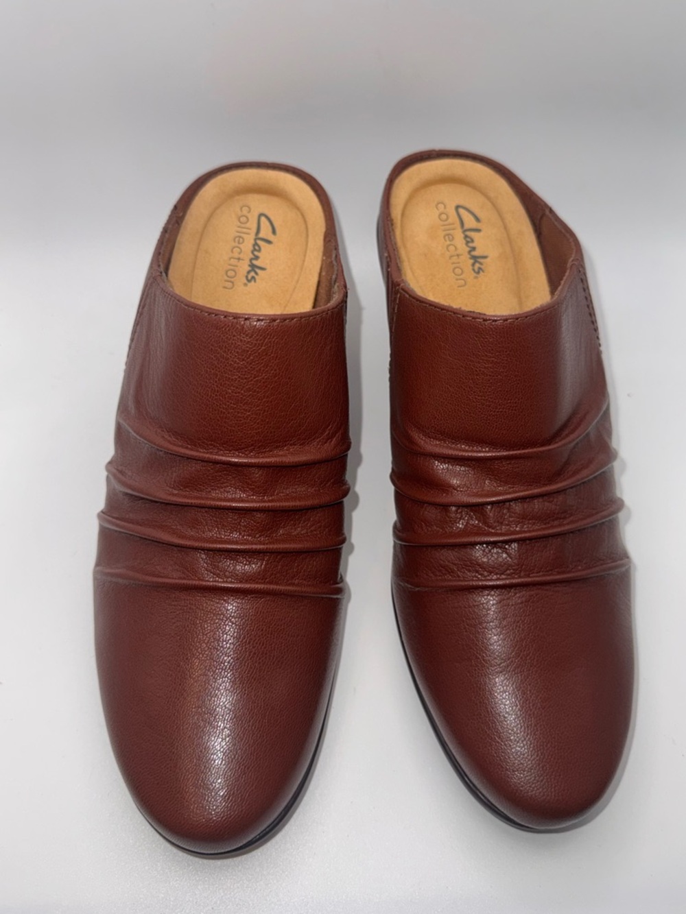 Clarks Women's Slip-On Mule in Chestnut Brown. Size 8.5. NWT - Picture 2 of 5